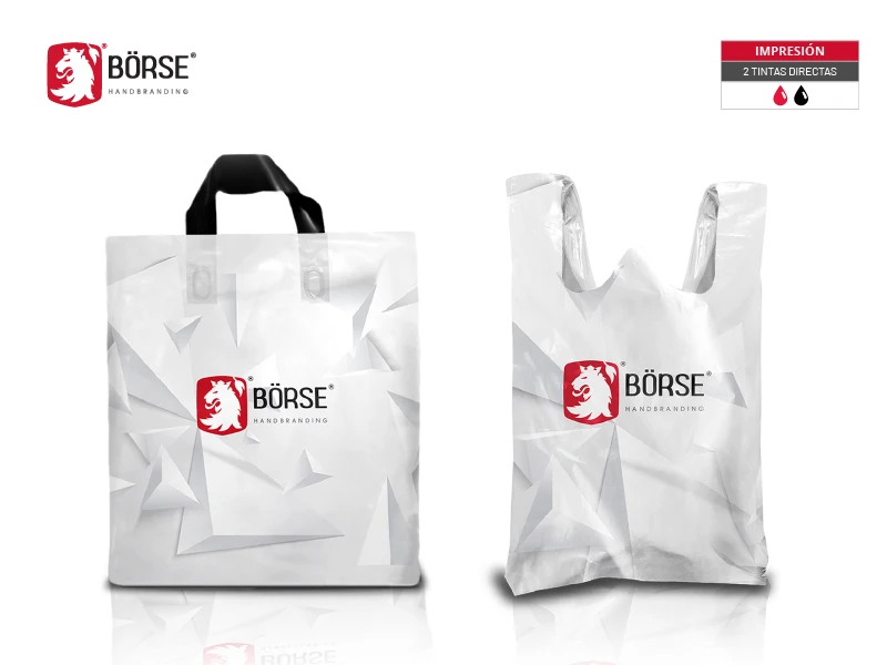 Dos bolsas blancas de plástico biodegradables con el logotipo de BÖRSE impreso al centro