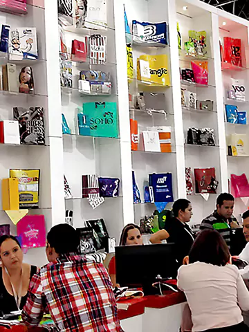 Asistentes a la Expo IM Intermoda